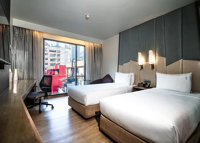 Express Sukhumvit 11 By Ihg Hotell Bangkok