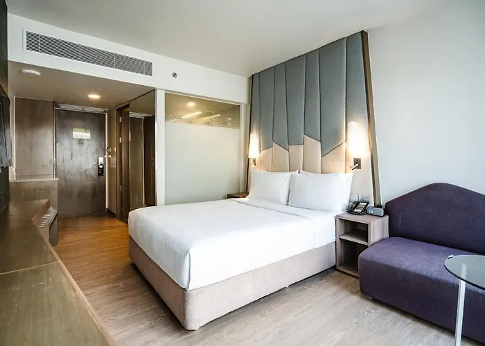 Express Sukhumvit 11 By Ihg 4* Bangkok