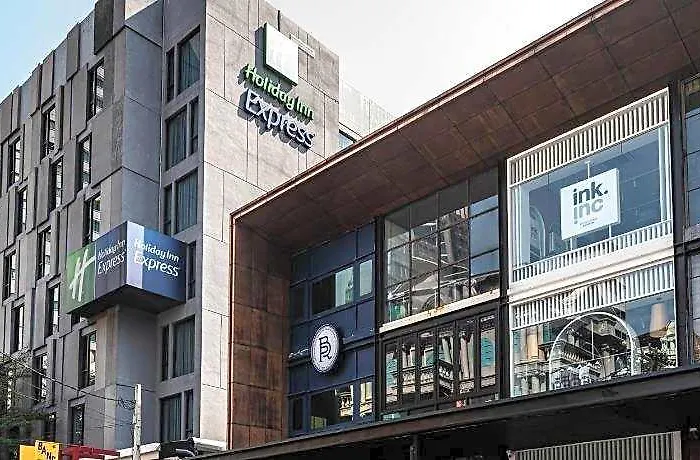 Express Sukhumvit 11 By Ihg Hotell 4*