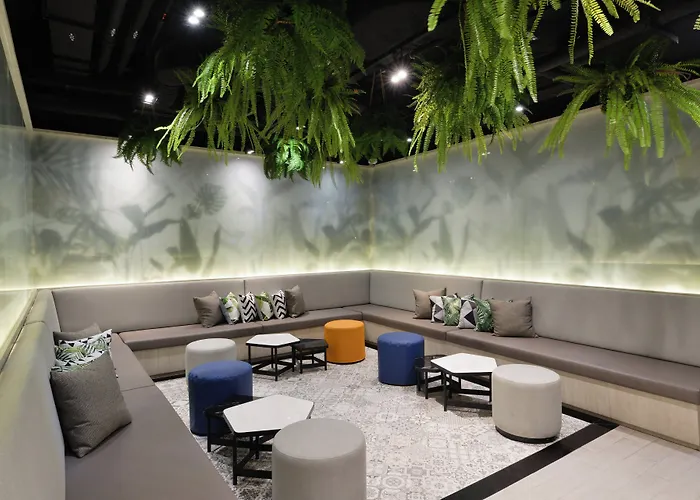 Express Sukhumvit 11 By Ihg Hotel Bangkok